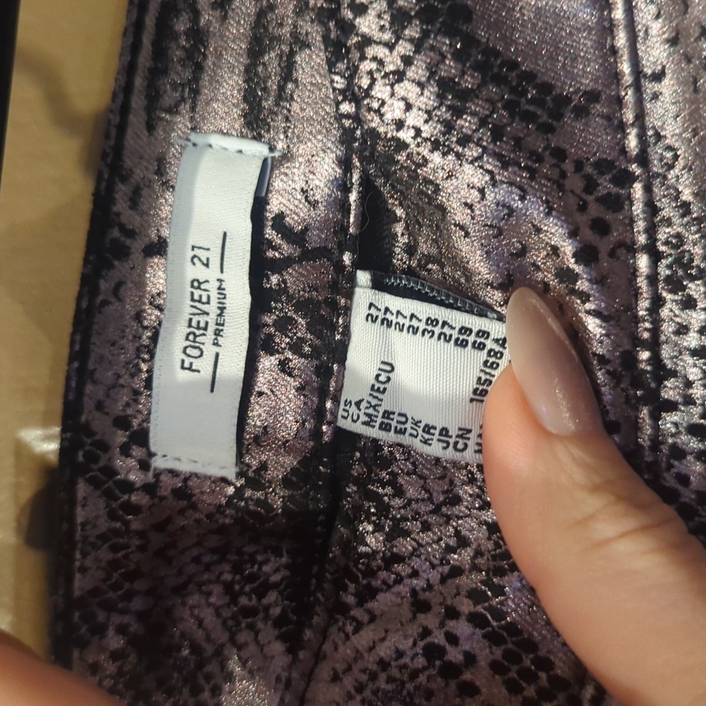 Nwot Purple Snake Python Bootleg Pants - image 7